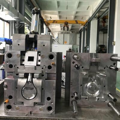 S136 Estándar europeo de alta calidad de alta precisión de plástico molde de sobremoldeo